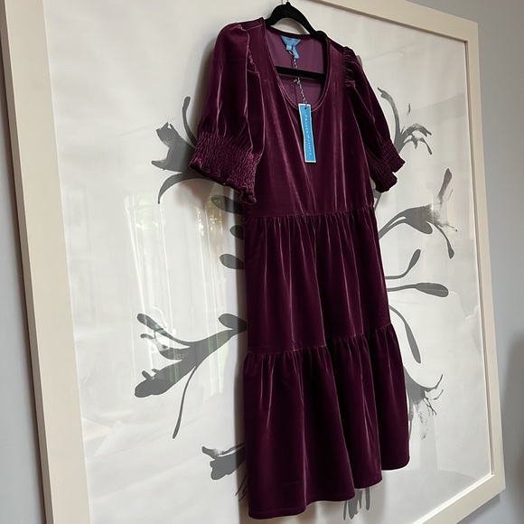 Draper James by Reese Witherspoon, “Lee Ann” dress in velvet crimson - Picture 6 of 14